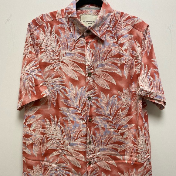 Island Republic Other - Island Republic Silk Short Sleeve Shirt Men’s medium